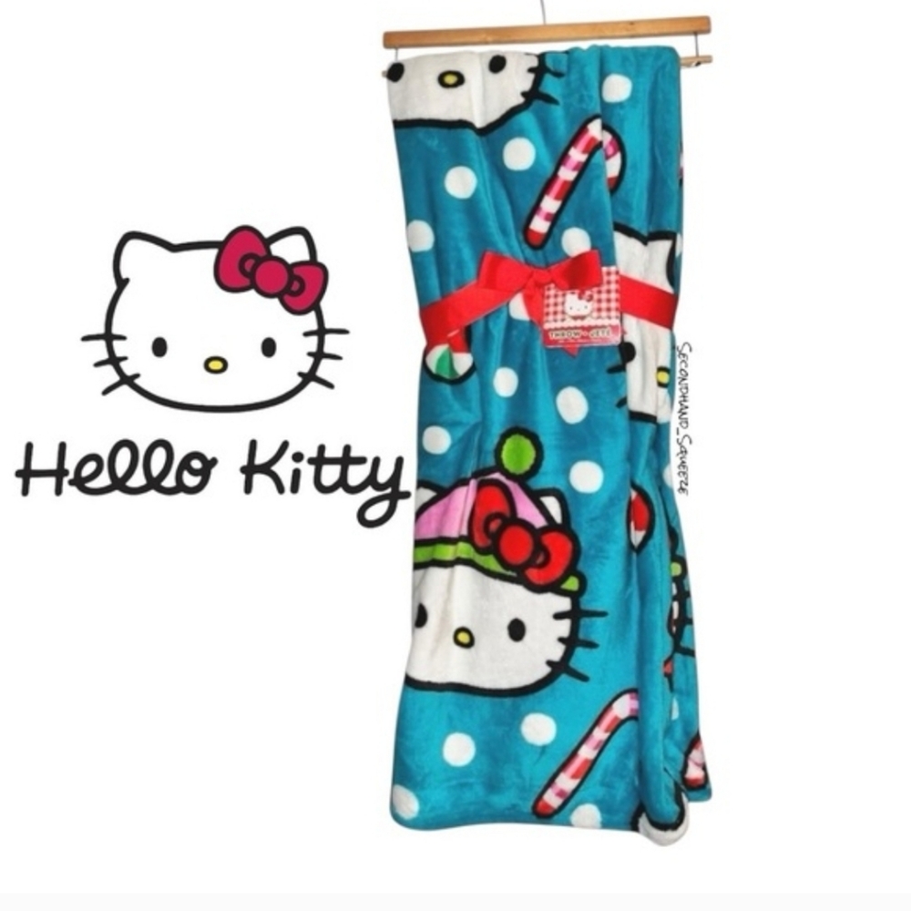 ✨️🍬Hello Kitty Soft Throw/candy Canes / CUTE HELLO KITTY ✨️🍬🩵